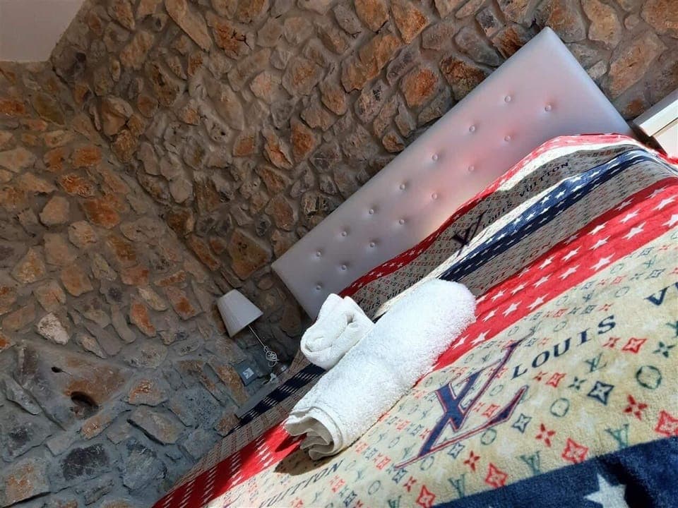 Design Double Room | Free WiFi, bed sheets