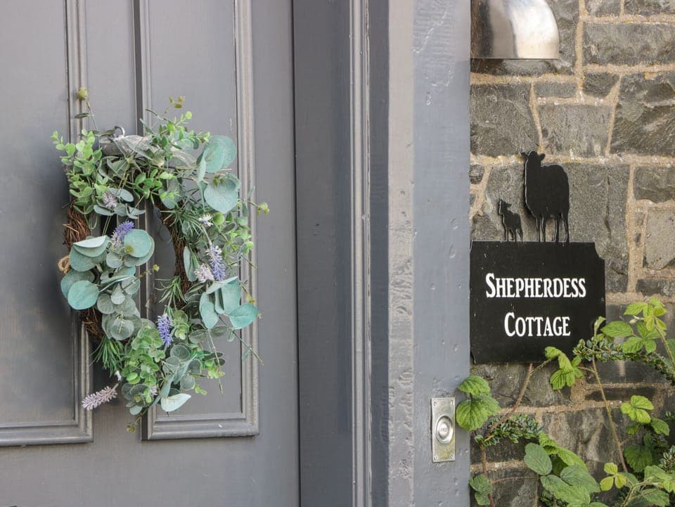 Cottage | Exterior detail