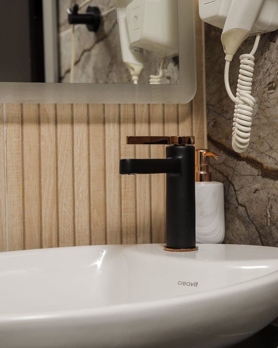 Deluxe Double Room | Bathroom