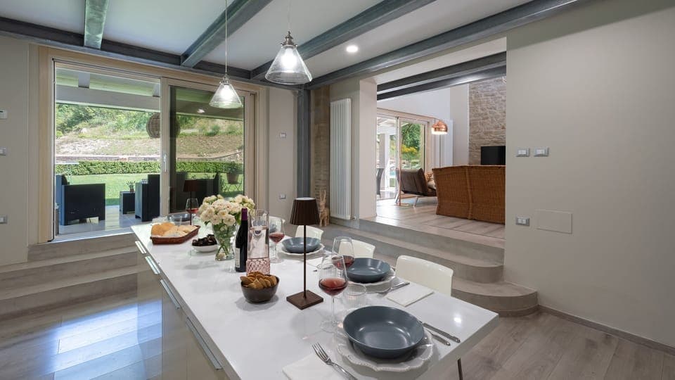 Villa, 2 Bedrooms, Private Pool, Garden View | Dining