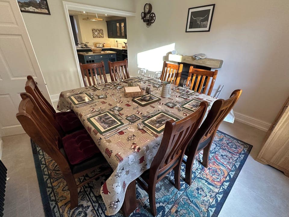 Cottage | Dining