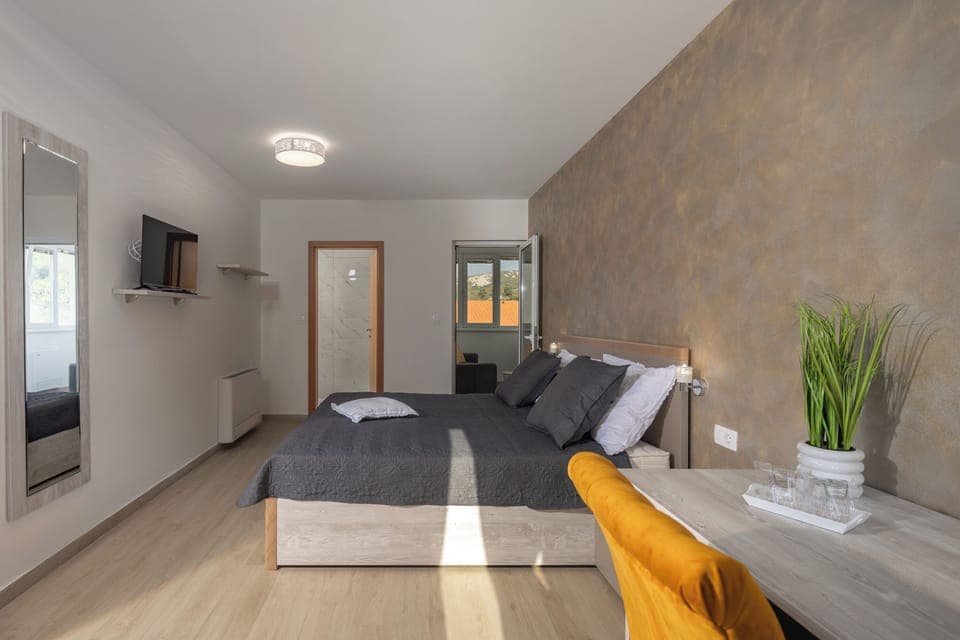 Family Room, Multiple Bedrooms, Sea Facing (Family Resort Santa Maria II Room 201) | 1 bedroom, laptop workspace, bed sheets