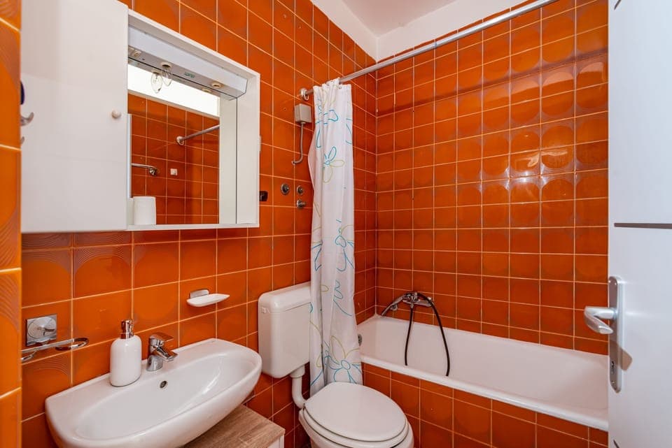 Room, 1 Bedroom, Balcony, Garden View | Bathroom
