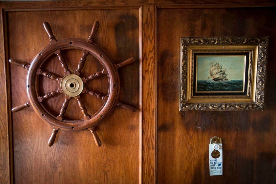 Room (Captains Quarters) | Extra beds