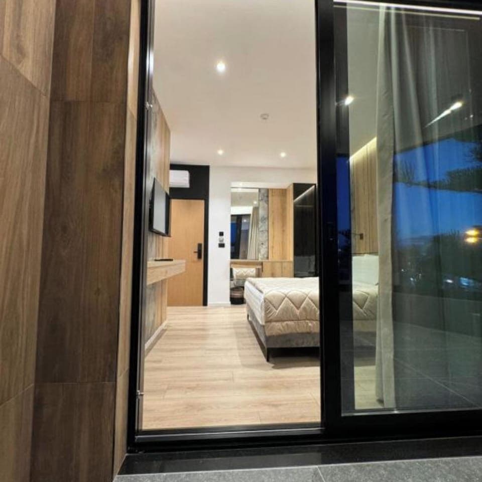 Deluxe Double Room | Free WiFi