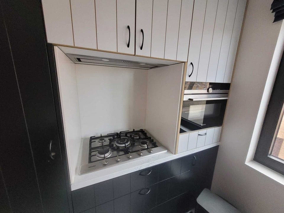 Comfort Apartment | Premium bedding, laptop workspace, free WiFi, bed sheets