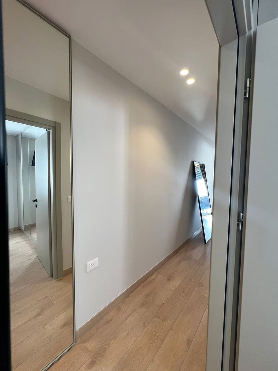 Deluxe Apartment, 1 Bedroom | 1 bedroom, desk