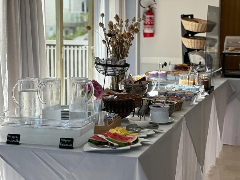 Free daily buffet breakfast