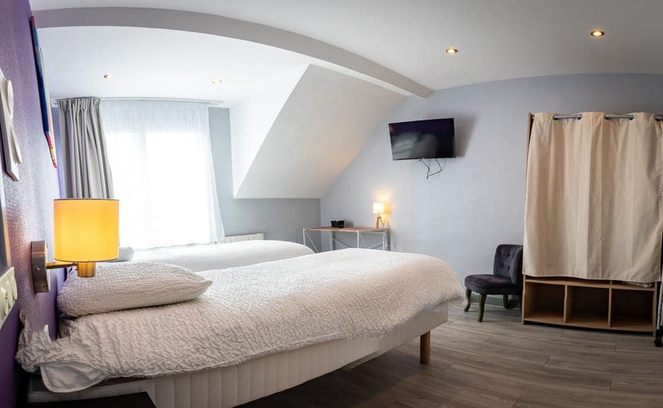 Classic Room | 1 bedroom, premium bedding, Tempur-Pedic beds, desk