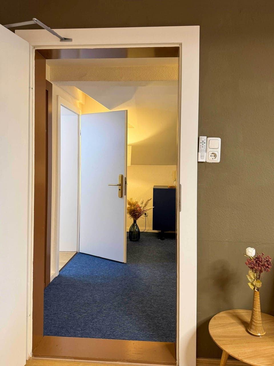 Superior Room mit  eigenem externen Badezimmer | Bathroom | Shower, hair dryer, towels