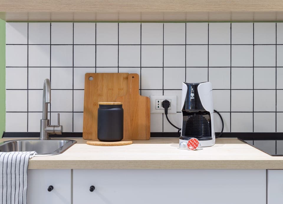 Classic Room | Private kitchen | Stovetop, coffee/tea maker, cookware/dishes/utensils