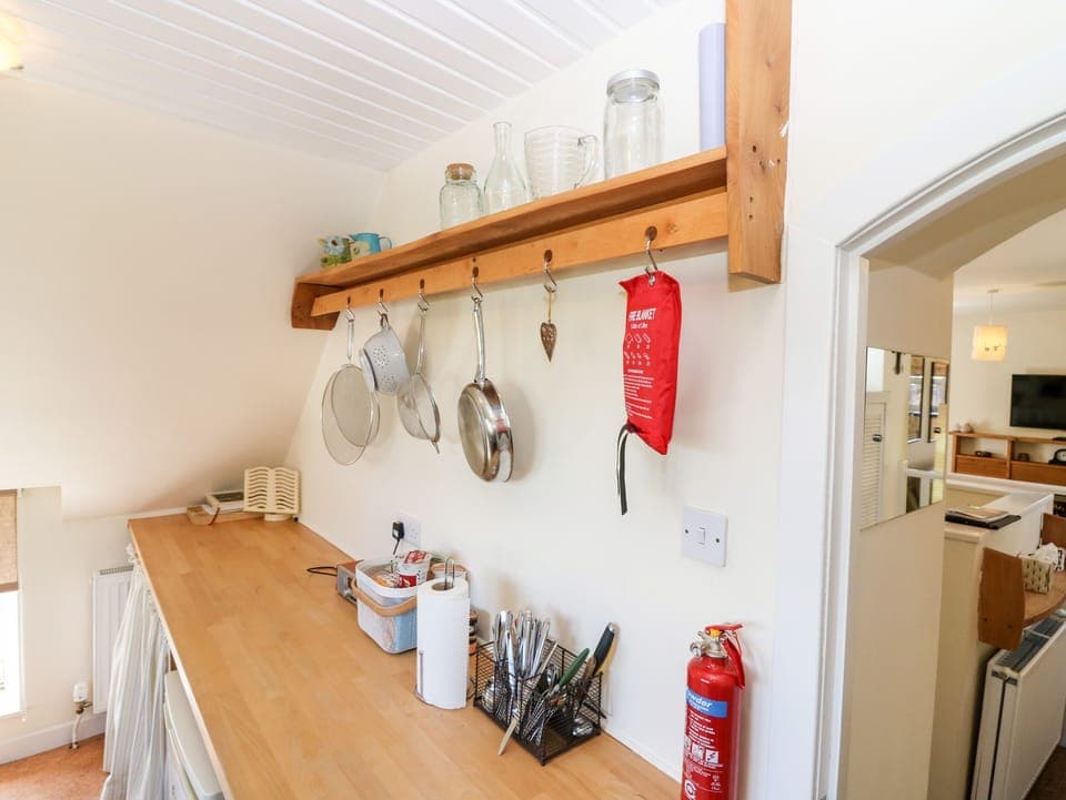 Cookware/dishes/utensils