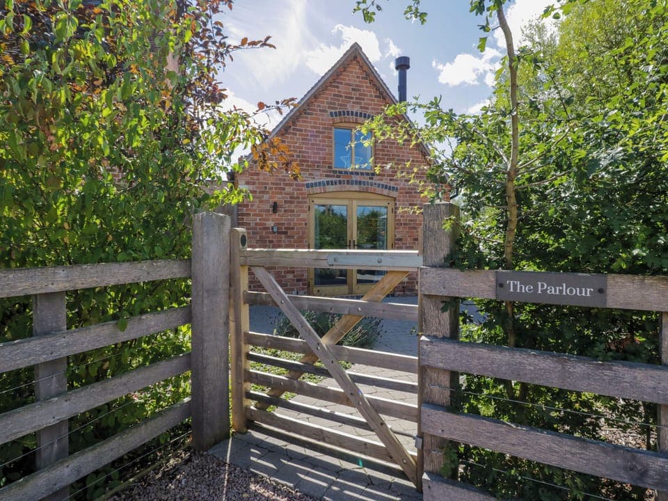 Cottage | Property grounds