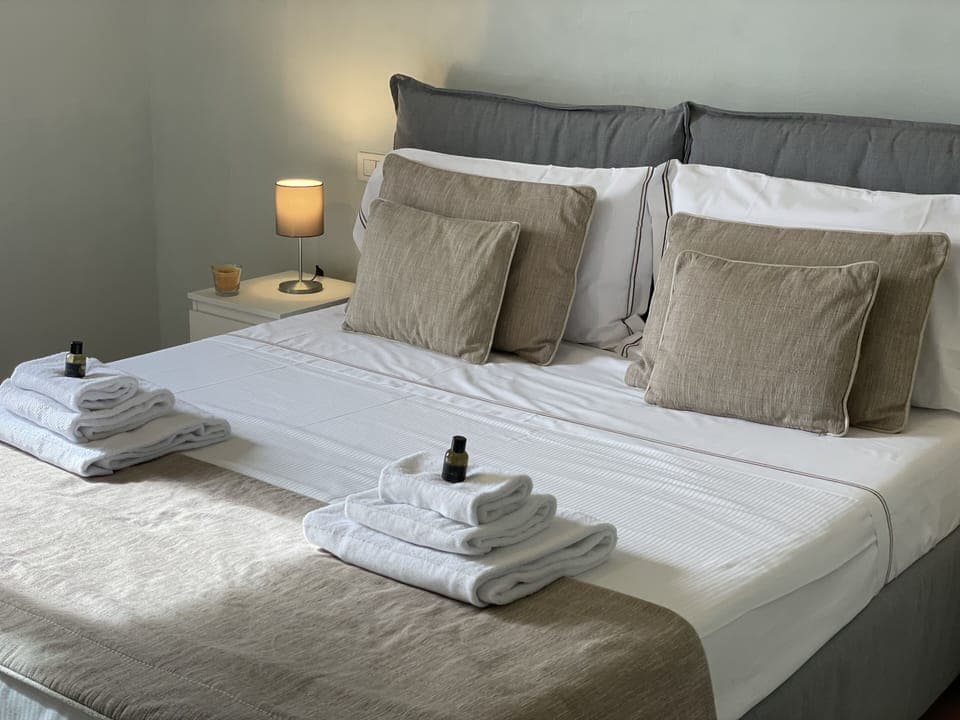 Deluxe Double Room | Down comforters, desk, free WiFi, bed sheets