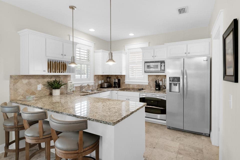 House, 2 Queen Beds (Sunset Serenade) | Private kitchen | Oven, toaster