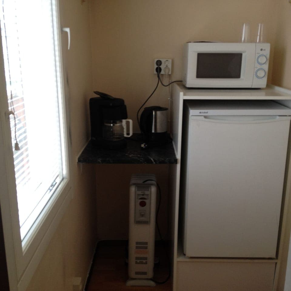 Triple Room, Shared Bathroom | Room amenity
