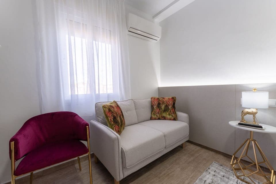 Double Room | Desk, free WiFi