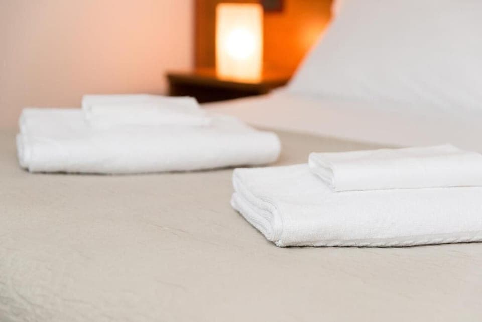 Down comforters, in-room safe, desk, blackout drapes