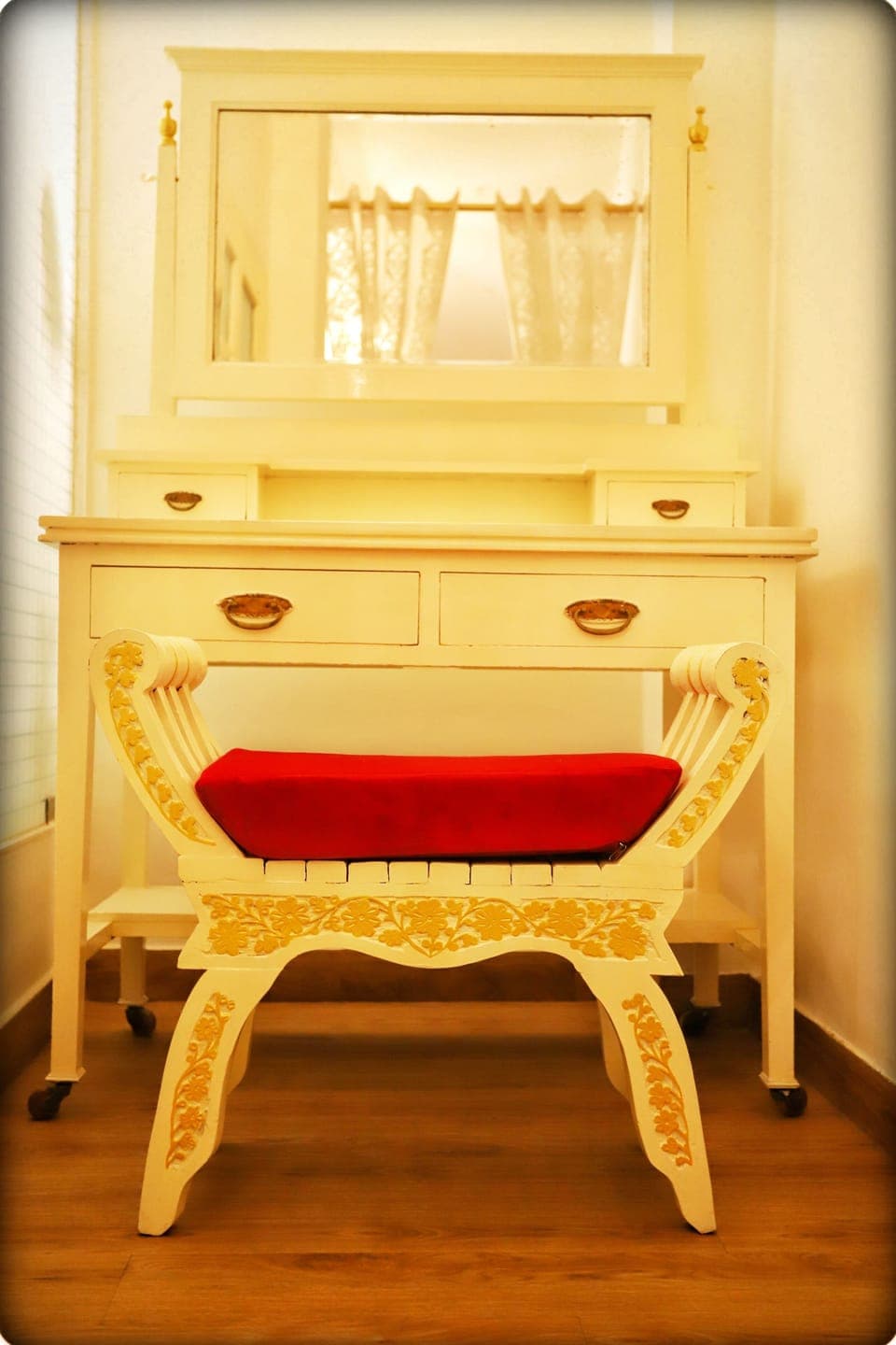 Superior Suite, Courtyard View | Premium bedding, down comforters, memory foam beds, in-room safe