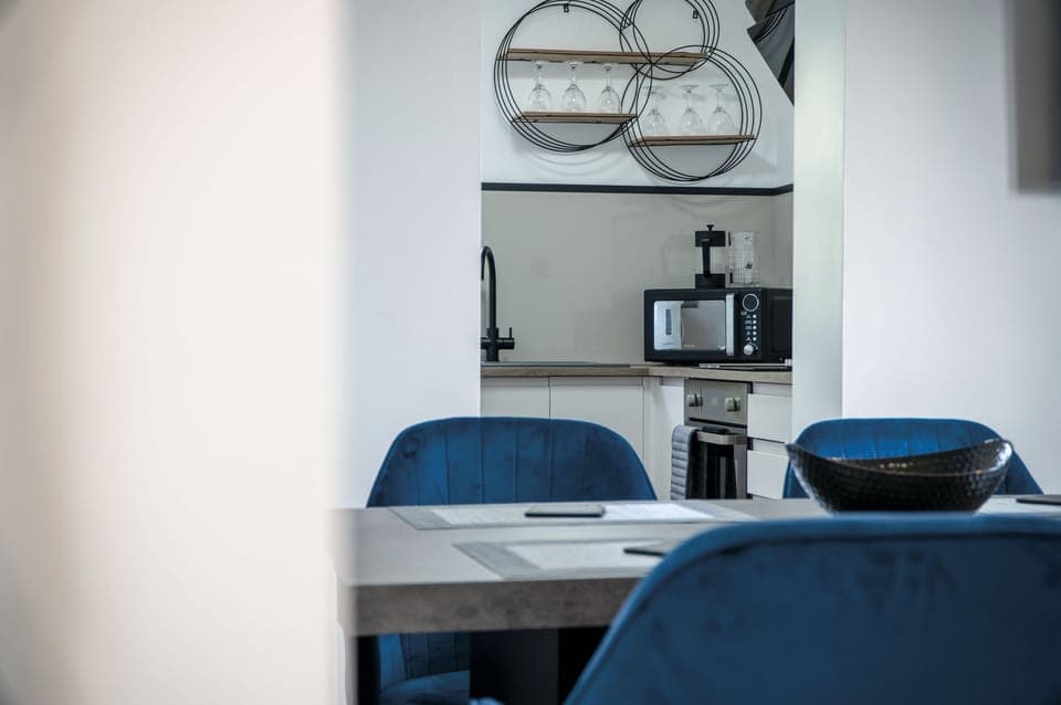 32-inch Smart TV with cable channels