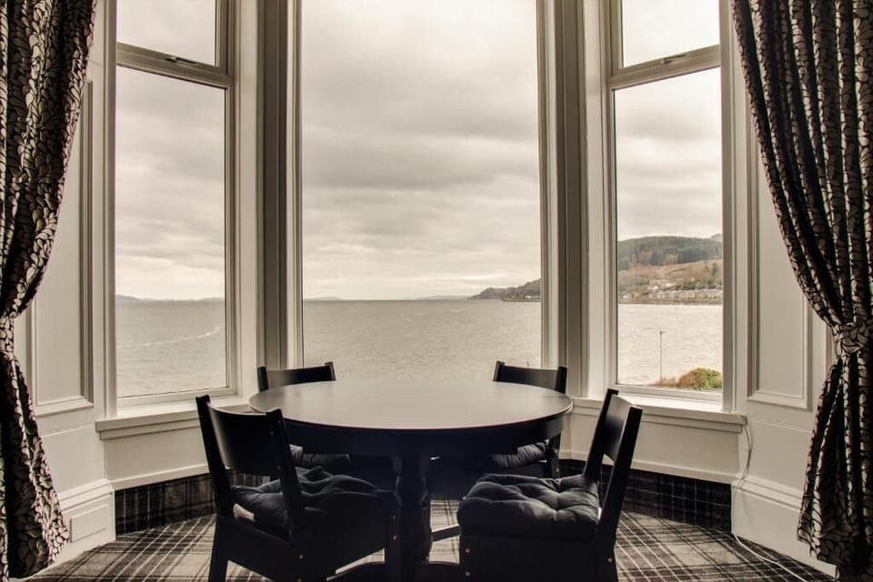 40-inch flat-screen TV with satellite channels