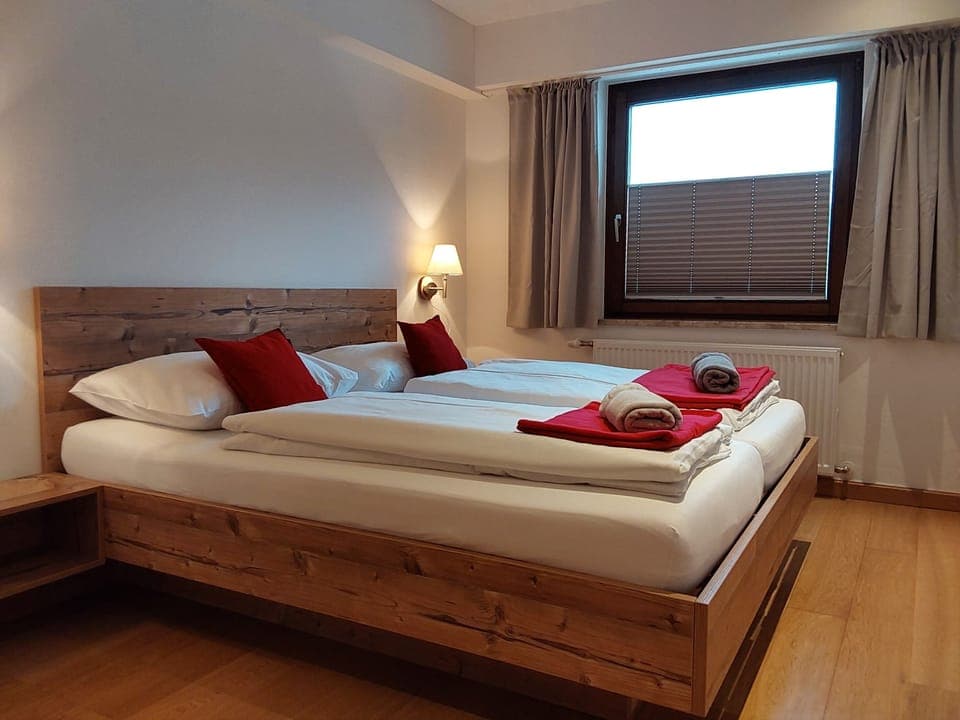 Classic Twin Room | Free WiFi