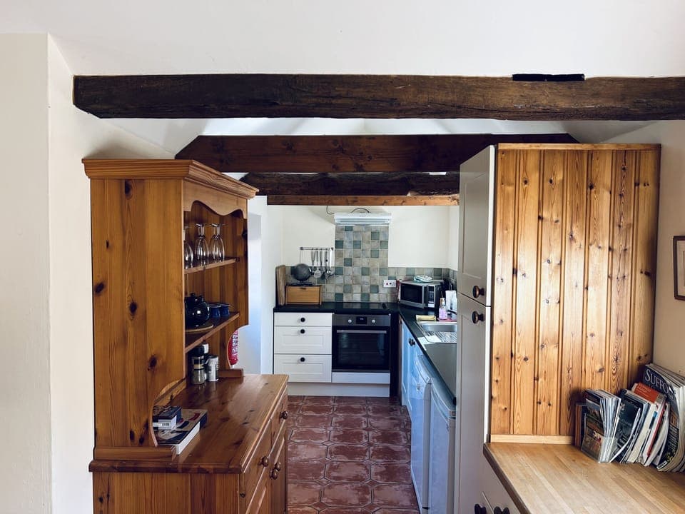 Cottage | Private kitchen | Fridge, dishwasher, electric kettle, toaster