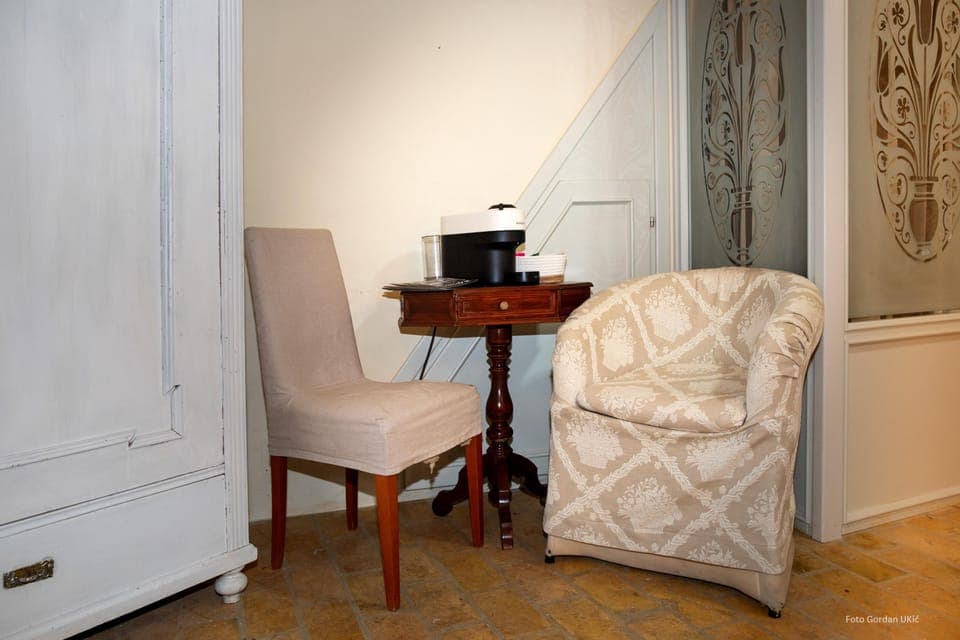 Studio | In-room dining