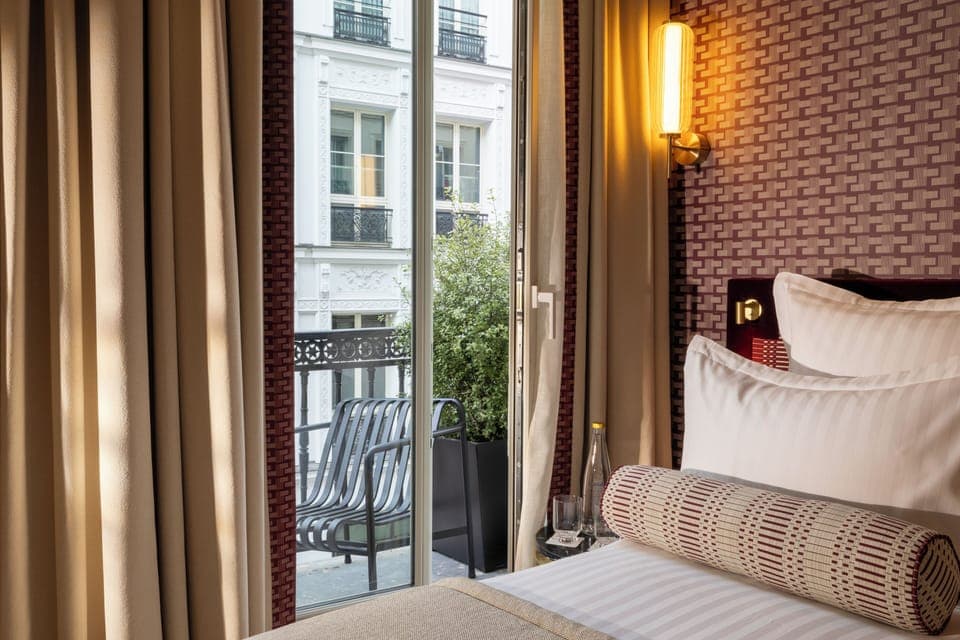 Deluxe Room with Balcony and Spa Access | In-room safe, soundproofing, iron/ironing board, free WiFi