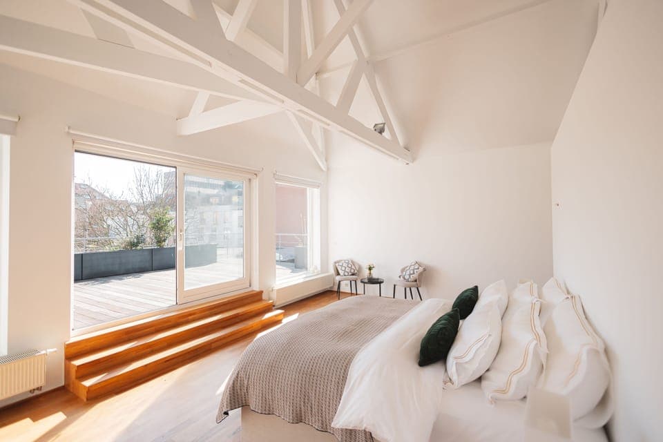 Luxury Duplex | 3 bedrooms, iron/ironing board, free WiFi