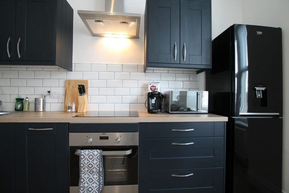 Apartment | Private kitchen | Fridge, microwave, oven, stovetop