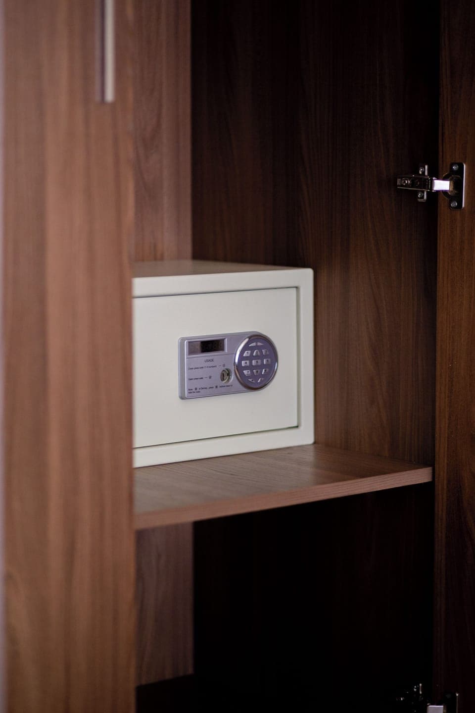 Soundproofing, free WiFi, bed sheets