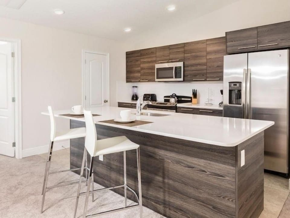 Townhome, 2 Bedrooms | Private kitchen | Microwave, dishwasher