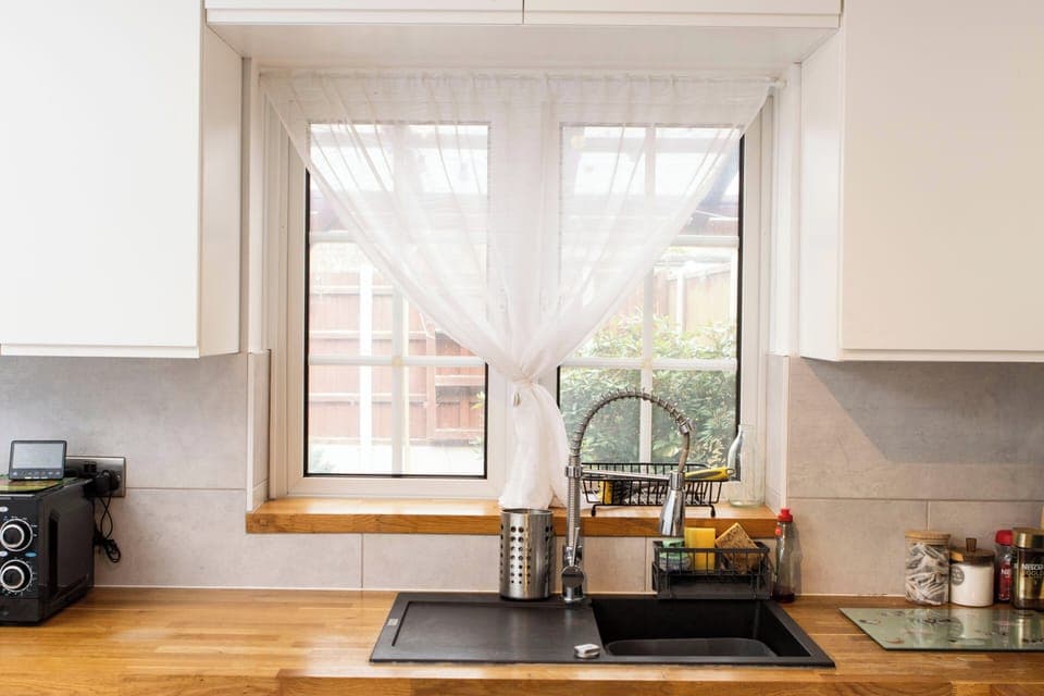 House | Private kitchen | Fridge, microwave, oven, stovetop