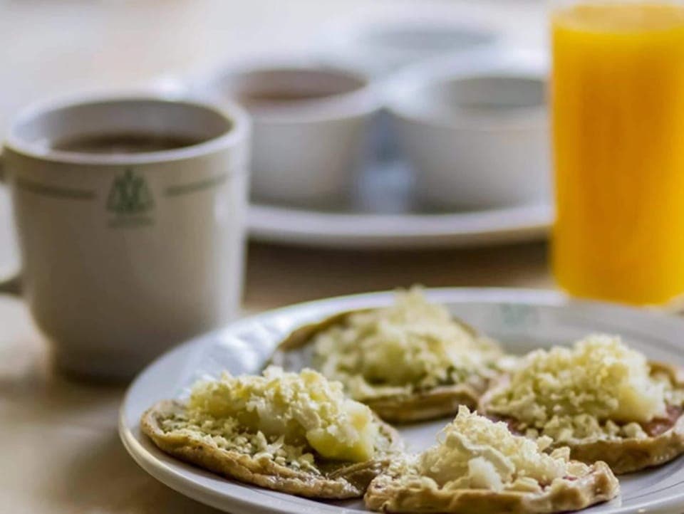 Daily buffet breakfast (MXN 185.00 per person)