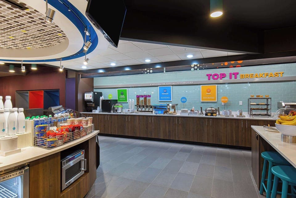 Free daily continental breakfast