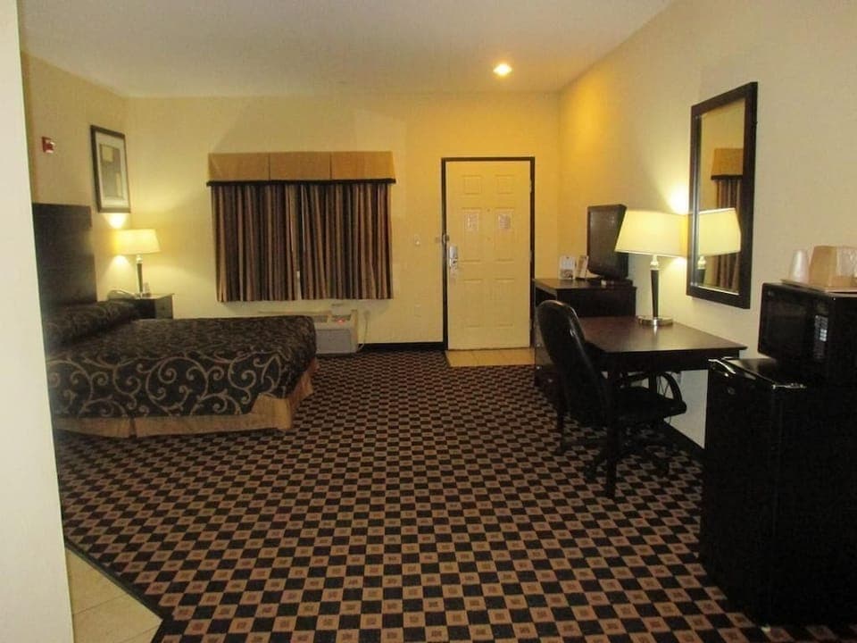 Iron/ironing board, free WiFi