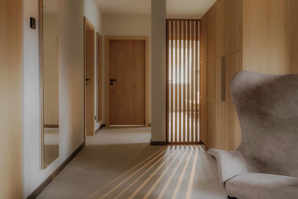 Suite, Lake View | Premium bedding, in-room safe, free WiFi, bed sheets