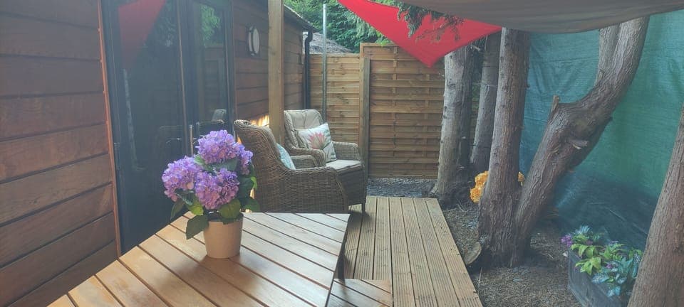 Premium Cabin, 2 Twin Beds, Kitchenette, Garden Area | Terrace/patio