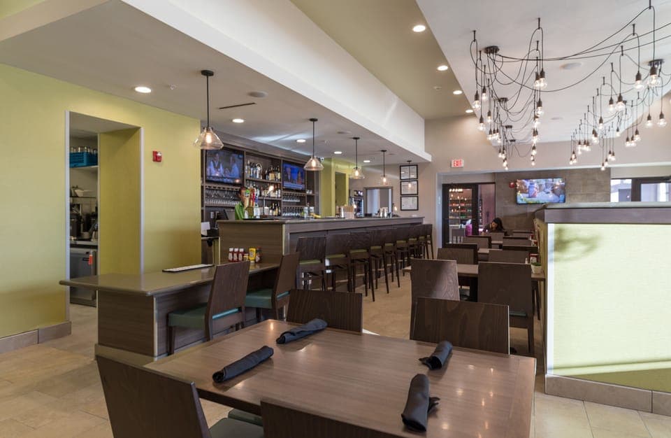 Breakfast and dinner served