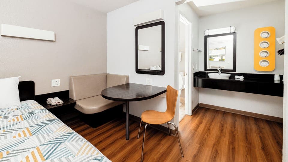 Free WiFi, bed sheets