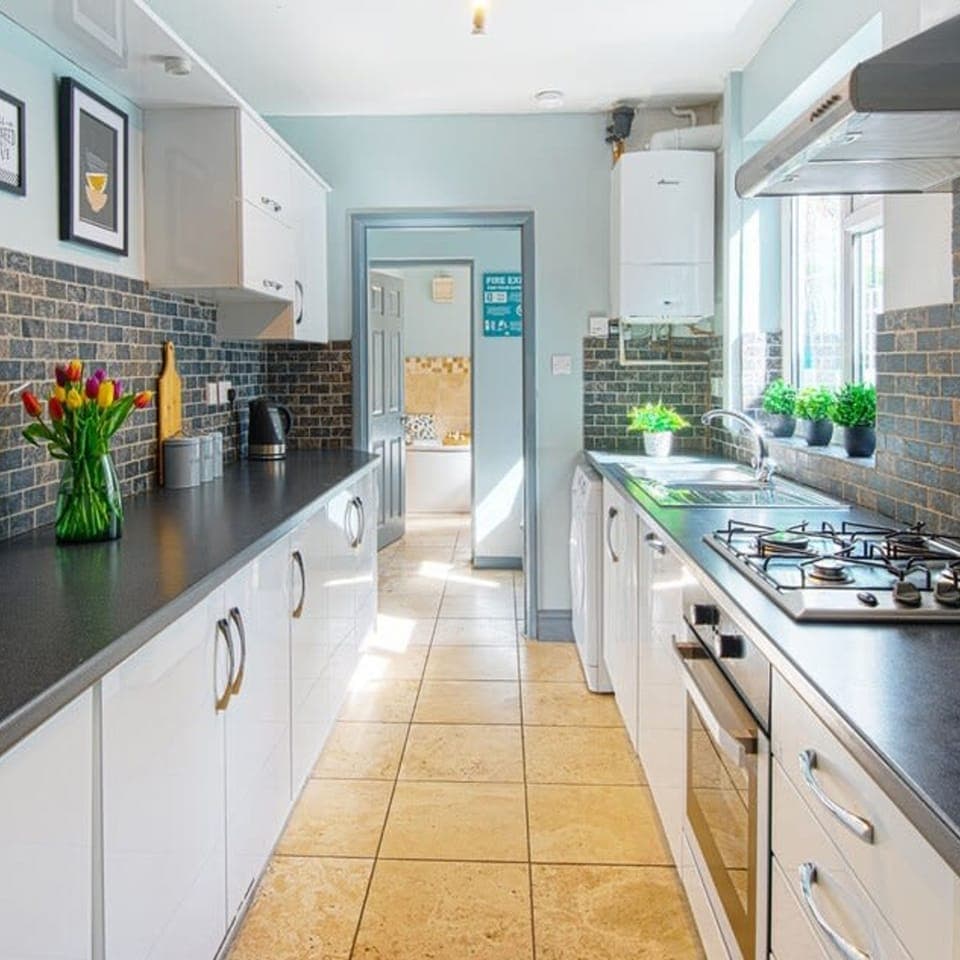 Apartment | 4 bedrooms, iron/ironing board, Internet