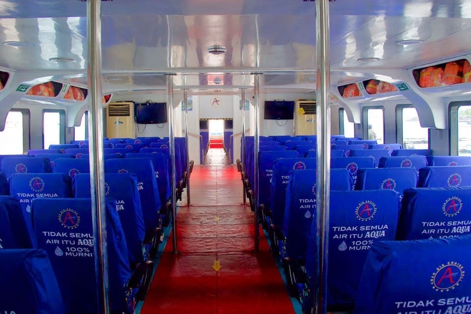 Exclusive Cabin | Living area