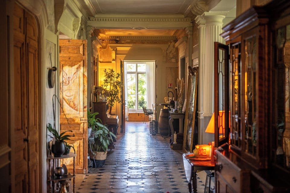 Superior House | Reception