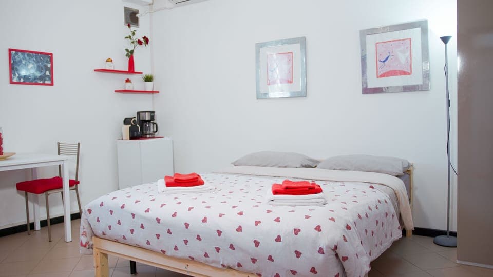 Studio | 1 bedroom, free WiFi, bed sheets
