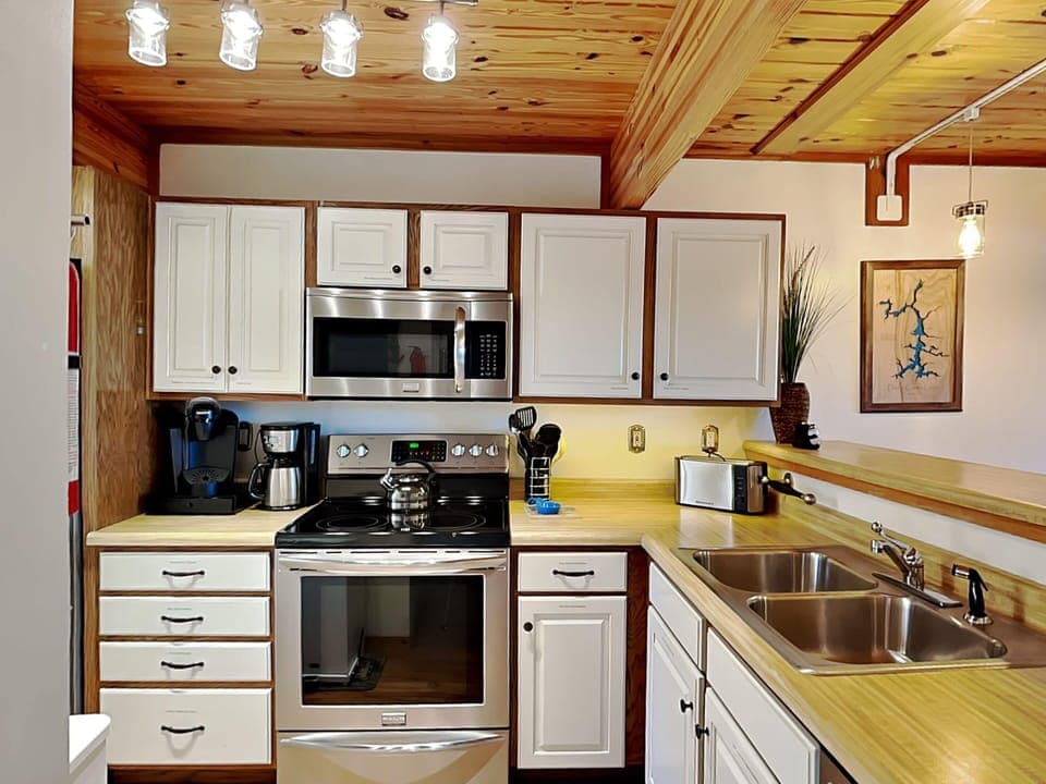 House (3 Bedrooms) | Property amenity