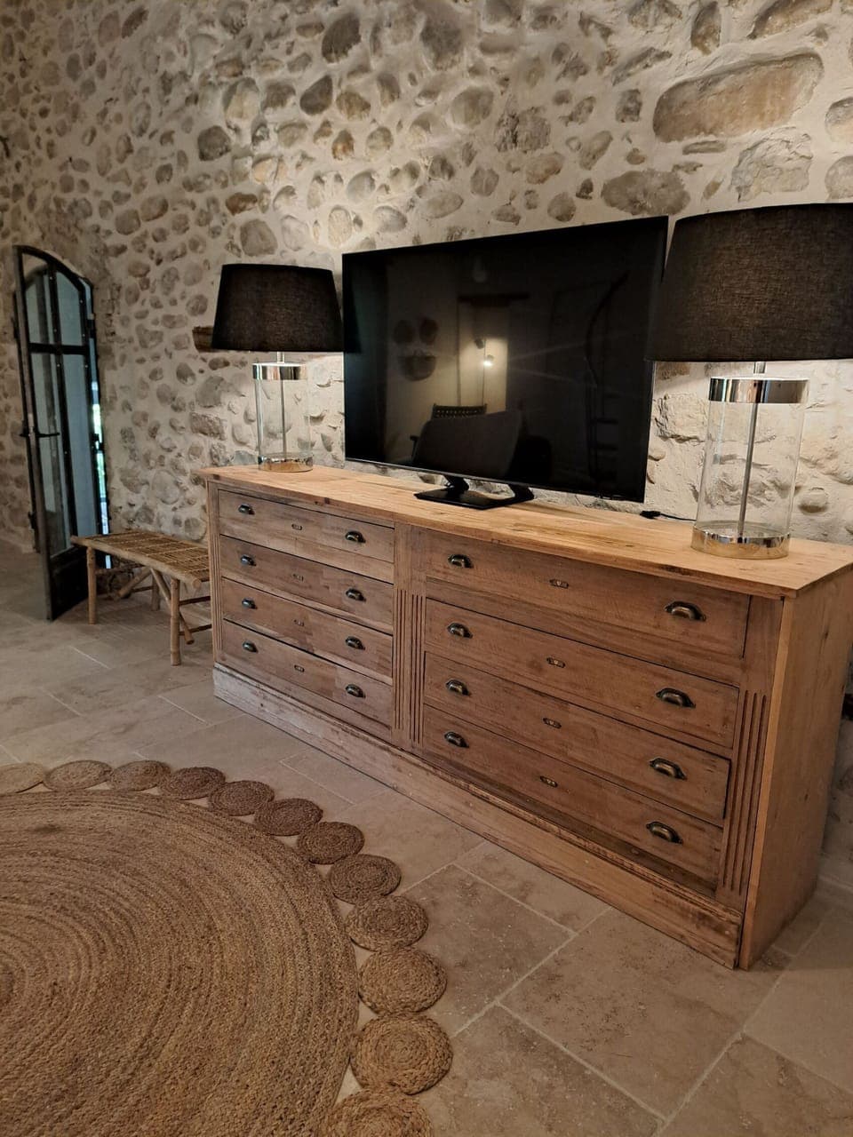 Suite, Pool View | Desk, free WiFi, bed sheets