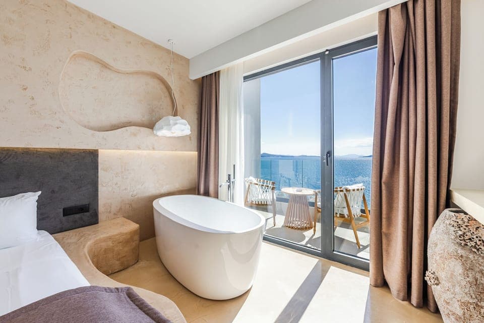 Panoramic Sea View Suite with Bath Tub | Deep soaking bathtub