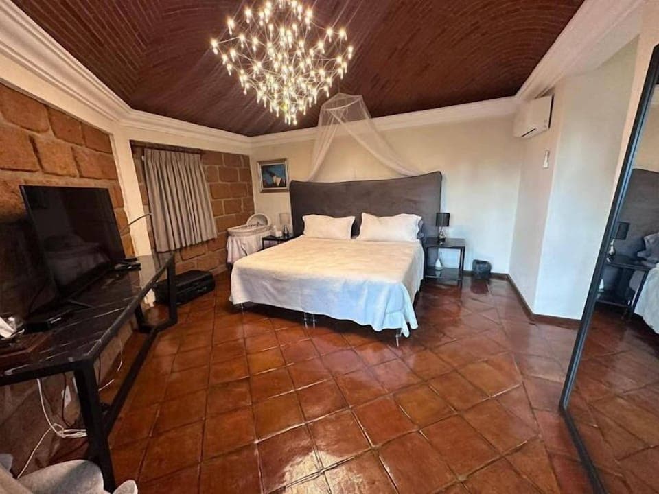 Gallery Room, Garden View | 1 bedroom, free WiFi