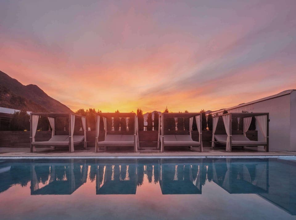 Outdoor pool, pool umbrellas, sun loungers